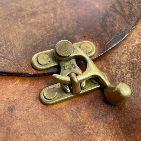 SOLD🔥Beautiful Vintage Leather Satchel - Picture 3 of 9